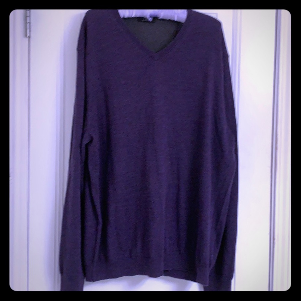 Men’s Calvin Klein V-neck purple sweater XXL. NWT